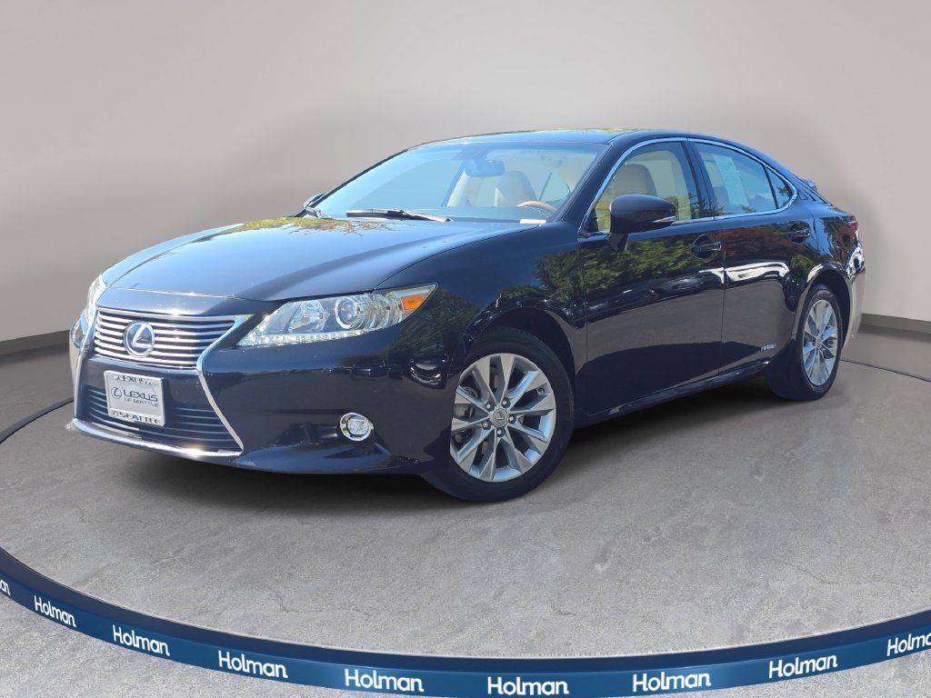 Used 2015 Lexus ES 300h w/ Navigation System Package FWD image 1
