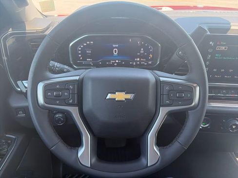 Used 2024 Chevrolet Silverado 1500 LT AWD/4WD image 25
