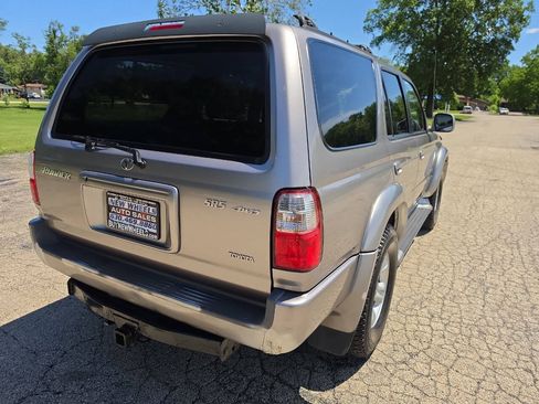 Used 2002 Toyota 4Runner SR5 AWD/4WD image 22