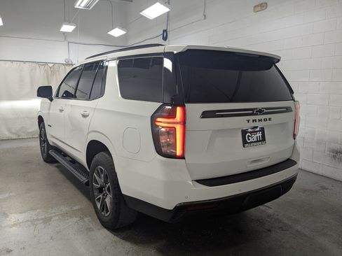 Used 2022 Chevrolet Tahoe Z71 w/ Luxury Package AWD/4WD image 9