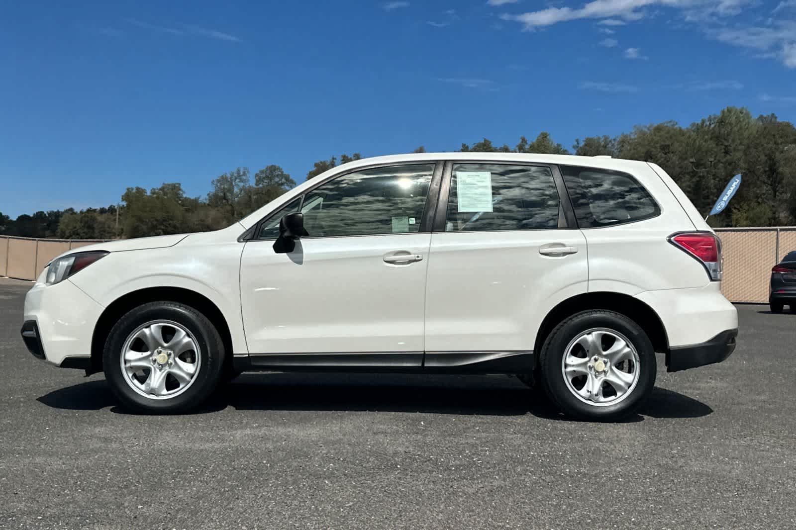 Used 2017 Subaru Forester 2.5i AWD/4WD image 6