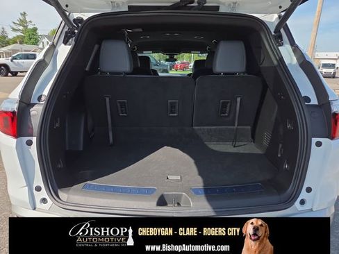 Used 2023 Buick Enclave Premium AWD/4WD image 25