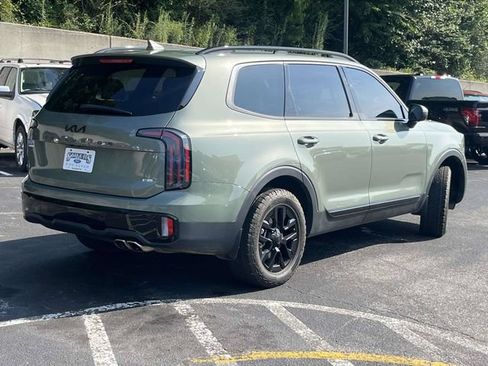 Used 2025 Kia Telluride AWD image 3
