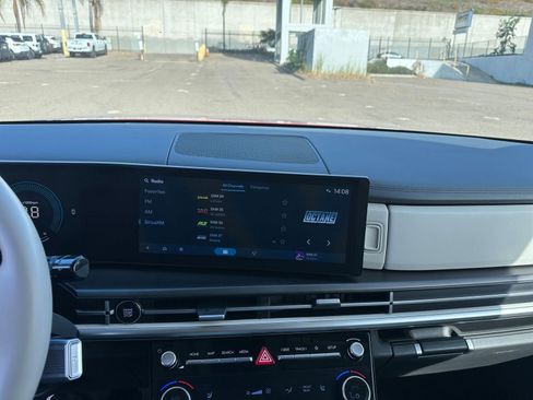 Used 2025 Hyundai Santa Fe SEL image 17