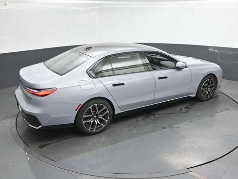 Used 2026 BMW 740i xDrive AWD/4WD image 29