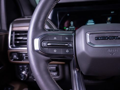 Used 2025 GMC Yukon Denali Ultimate AWD/4WD image 23