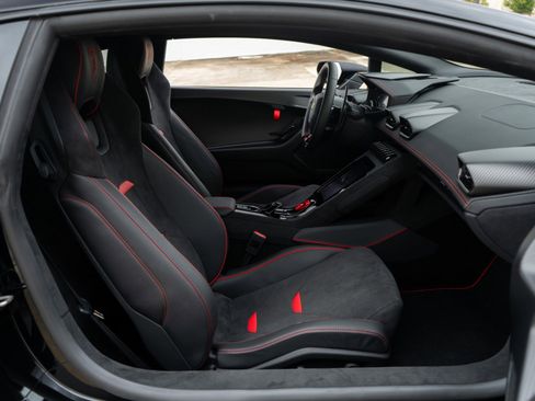 Used 2023 Lamborghini Huracan Tecnica image 18