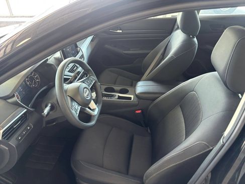 Used 2025 Nissan Altima 2.5 SV FWD image 28