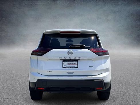 Certified 2025 Nissan Rogue SV AWD/4WD image 3