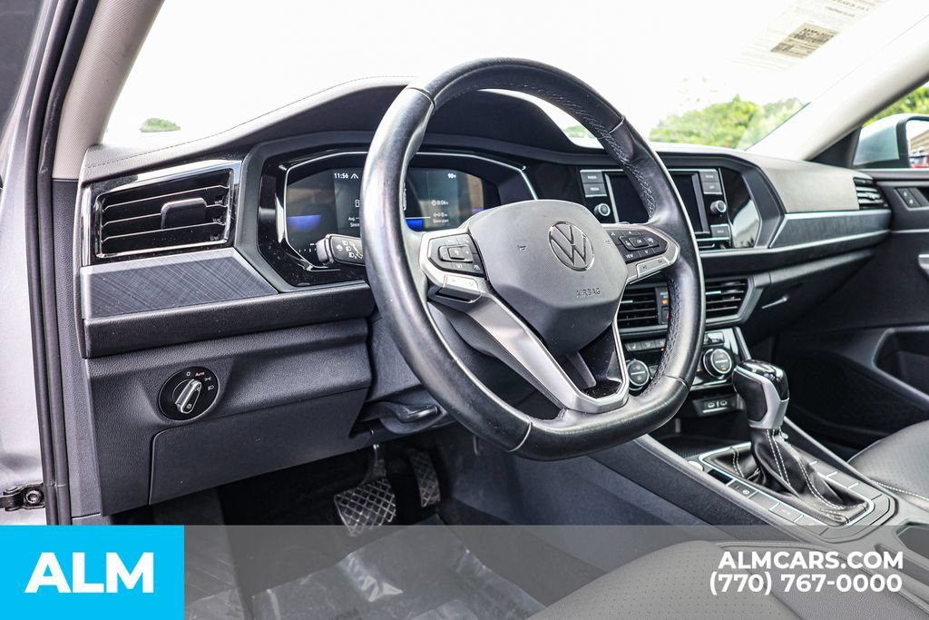 Used 2024 Volkswagen Jetta SE FWD image 24