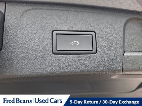 Certified 2025 Volkswagen Atlas SEL Premium R-Line image 31