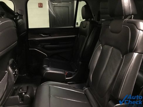 Used 2022 Jeep Grand Cherokee L Limited w/ Black Appearance Package AWD/4WD image 30