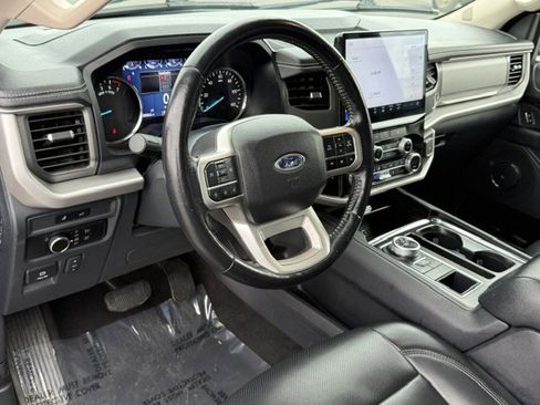 Used 2024 Ford Expedition XLT RWD image 13