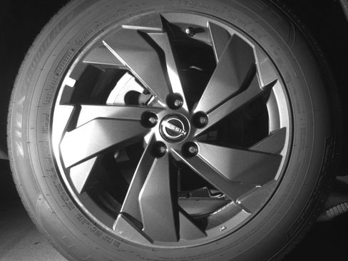 Used 2025 Nissan Rogue SV image 15