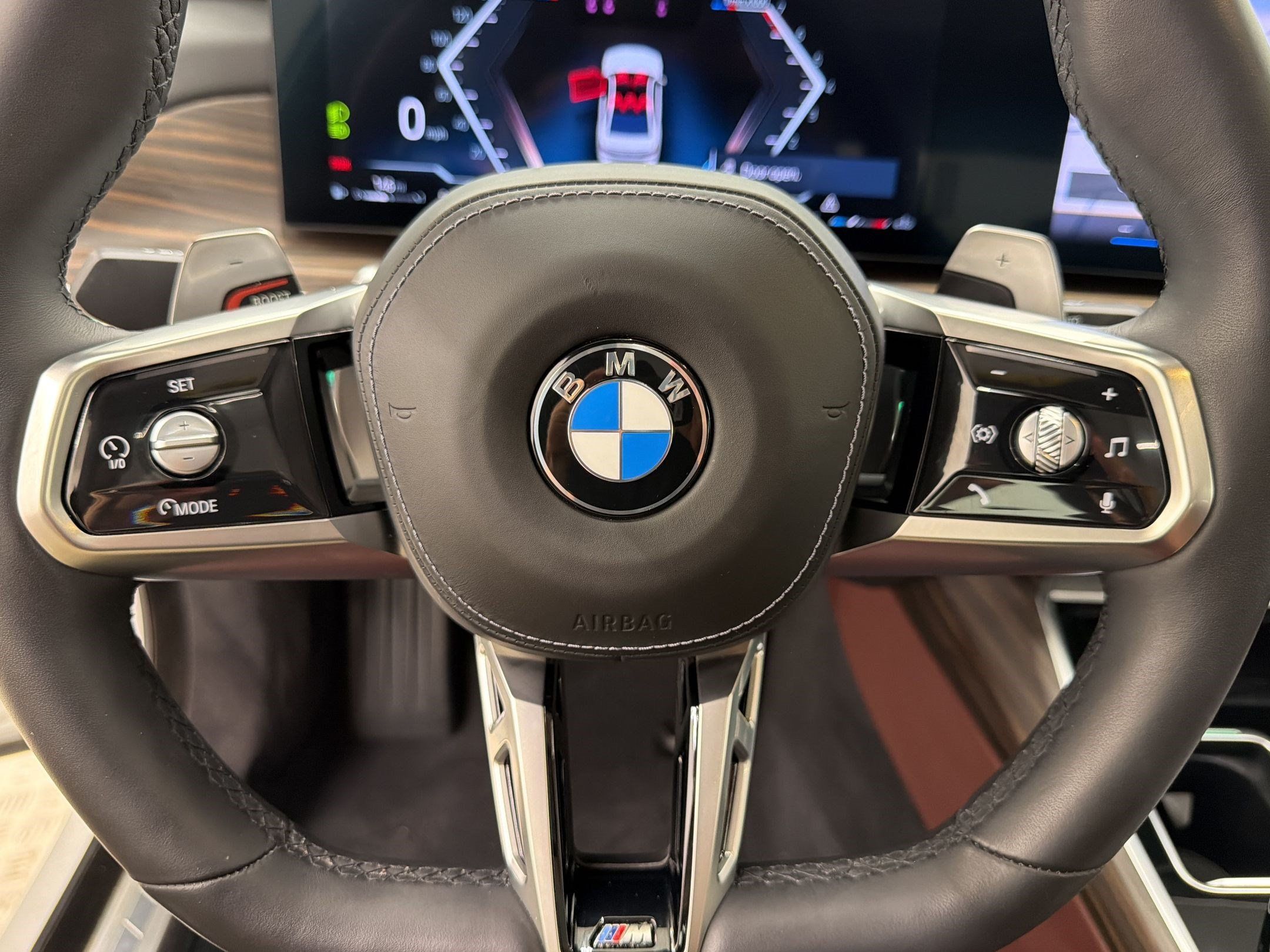 Used 2025 BMW 760i xDrive AWD/4WD image 11
