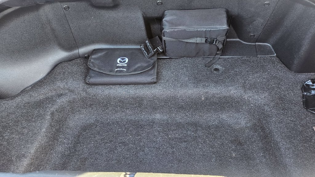 Used 2014 MAZDA MX-5 Miata Grand Touring w/ Appearance Package RWD image 17