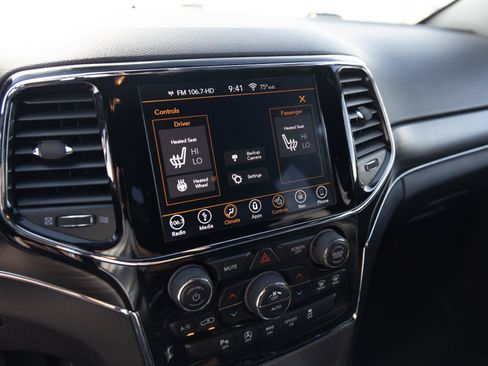 Used 2019 Jeep Grand Cherokee Limited AWD/4WD image 26