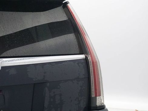 Used 2017 Cadillac Escalade ESV Platinum image 15