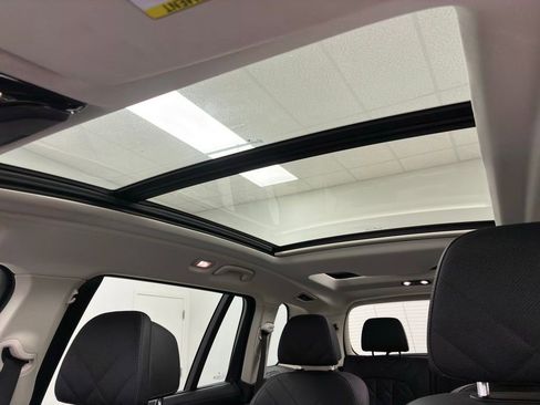 Used 2023 BMW X7 xDrive40i w/ Premium Package image 37