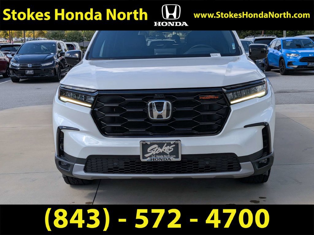 Used 2025 Honda Pilot TrailSport image 9