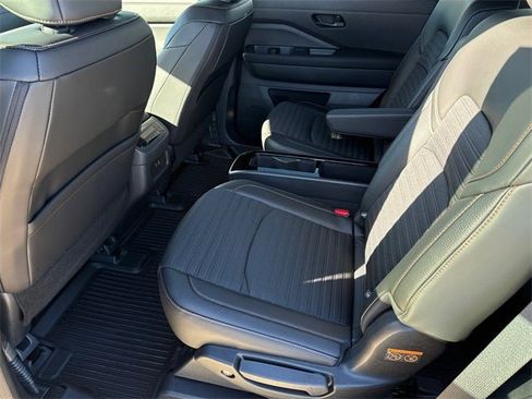 Certified 2025 Nissan Pathfinder Rock Creek image 19