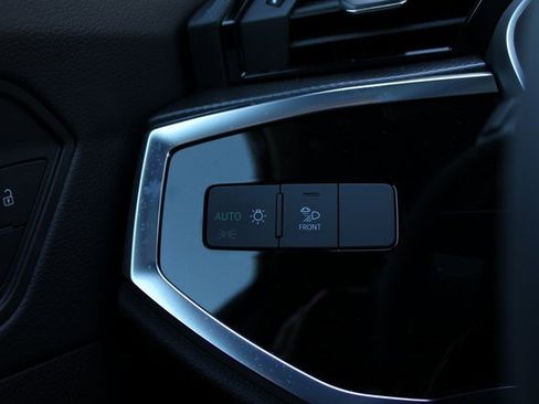 New 2025 Audi Q3 2.0T Premium image 17