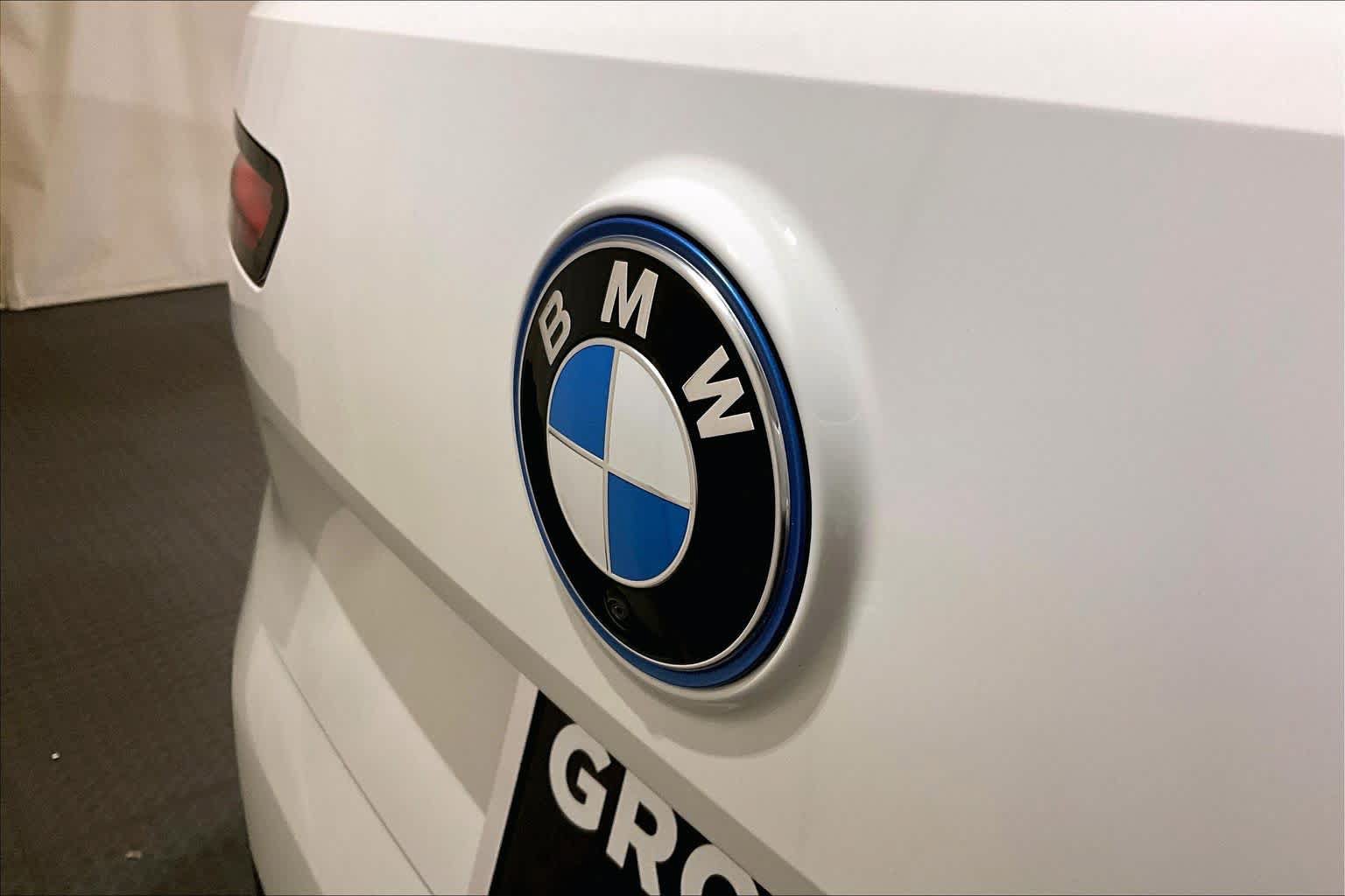 Used 2024 BMW iX xDrive50 w/ Convenience Package AWD/4WD image 30