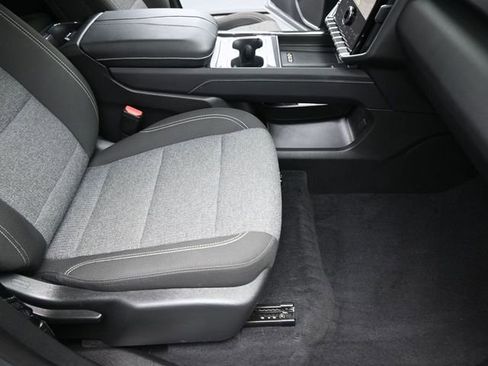 Used 2025 GMC Acadia Elevation image 28