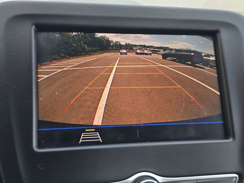 Used 2020 Chevrolet Equinox LT w/ LPO, Floor Liner Package FWD image 18