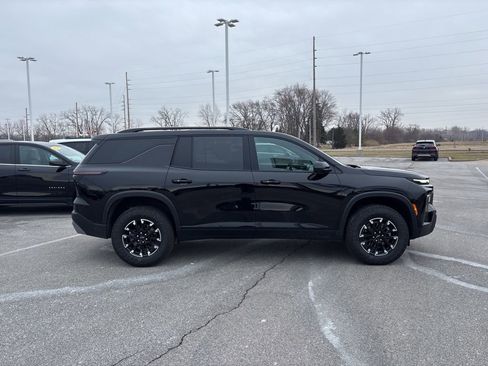 Used 2025 Chevrolet Traverse Z71 w/ Driver Confidence Package image 4