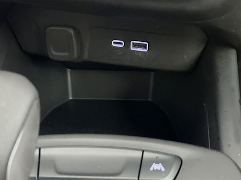 Used 2025 Chevrolet Trax LS FWD image 25