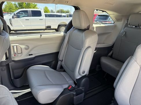 Used 2024 Toyota Sienna Limited AWD/4WD image 34