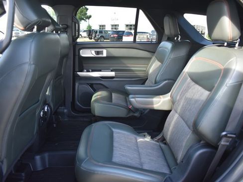 Used 2022 Ford Explorer Timberline w/ Timberline Technology Package AWD/4WD image 16