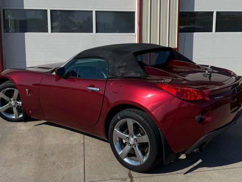 Used 2009 Pontiac Solstice GXP w/ Premium Package image 13