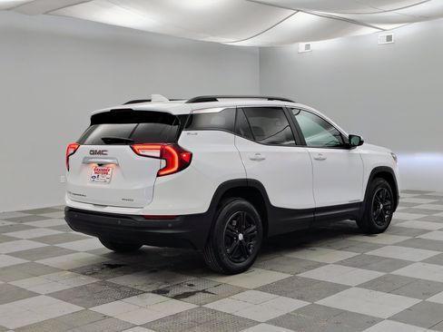 Used 2022 GMC Terrain SLE w/ Driver Convenience Package AWD/4WD image 10