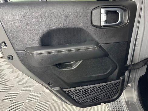 Used 2022 Jeep Wrangler Unlimited Sahara image 22