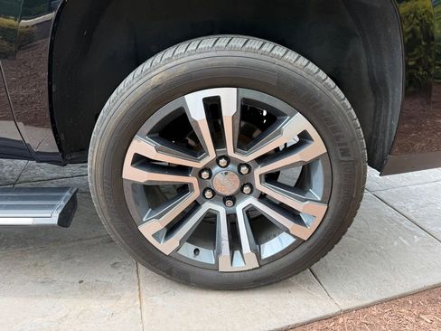Used 2019 GMC Yukon XL Denali w/ Denali Ultimate Package AWD/4WD image 11
