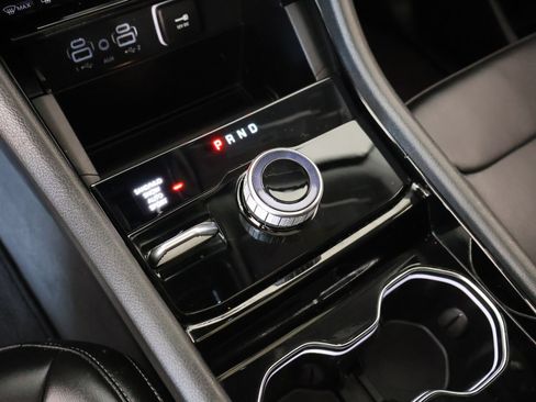Used 2023 Jeep Grand Cherokee L Limited AWD/4WD image 9