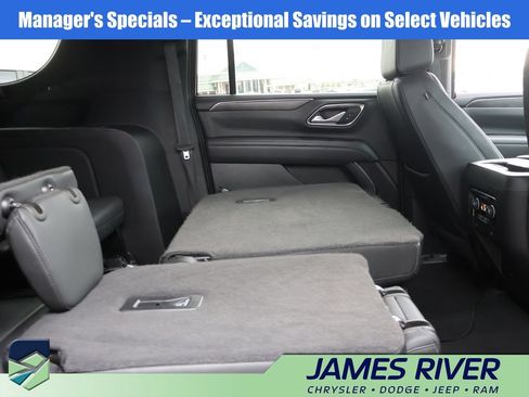 Used 2024 Chevrolet Suburban LT AWD/4WD image 12