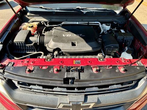 Used 2018 Chevrolet Colorado Z71 image 9