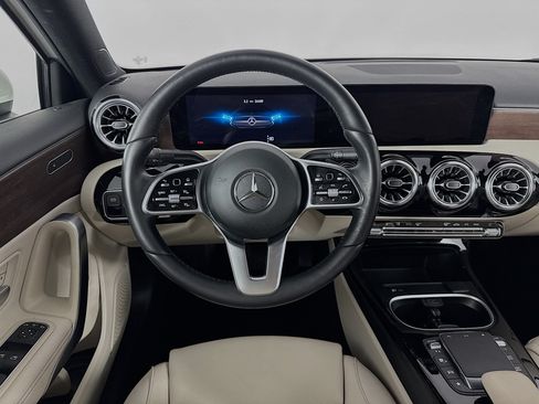 Used 2022 Mercedes-Benz A 220 4MATIC image 23
