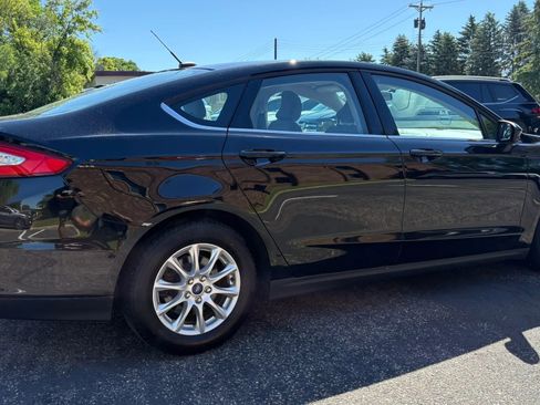 Used 2016 Ford Fusion S FWD image 10