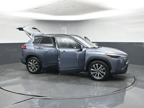 Used 2023 Toyota Corolla Cross XLE image 50