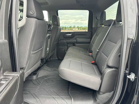 Used 2024 Chevrolet Silverado 2500 Custom w/ Custom Value Package image 16