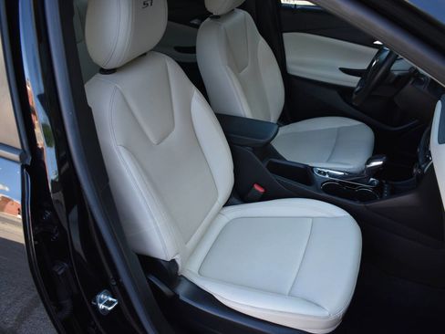 Used 2024 Buick Encore GX Sport Touring w/ Comfort Package image 18