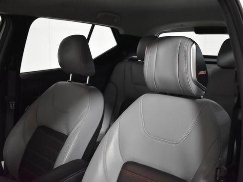 Certified 2021 Nissan Kicks SR w/ SR Premium Package image 10