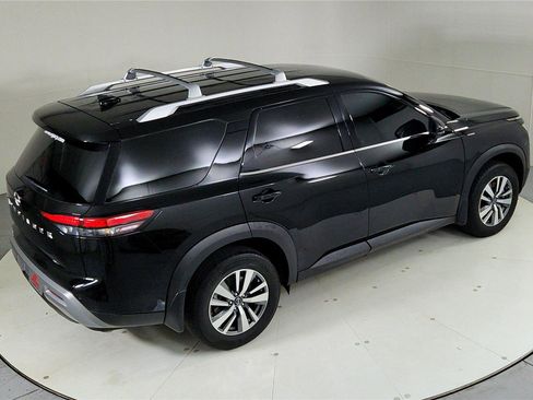 Certified 2024 Nissan Pathfinder SL image 43