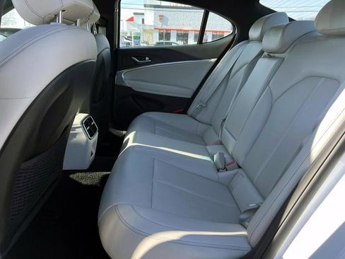 Certified 2024 Genesis G70 2.5T image 10