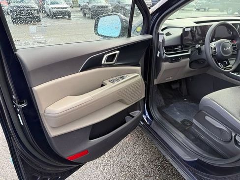 New 2026 Kia Carnival LX FWD image 11
