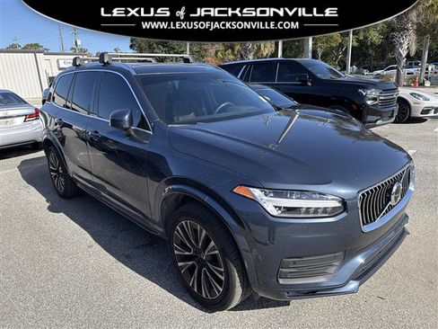 Used 2022 Volvo XC90 T6 Momentum image 1